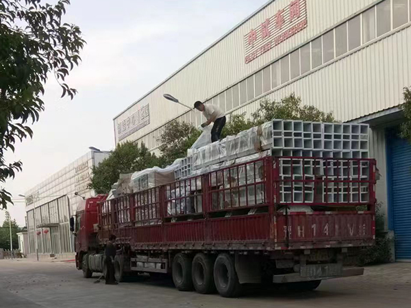 日產(chǎn)300噸<a href=http://m.gczcqf.cn/product/ target=_blank class=infotextkey>玉米深加工設(shè)備</a>發(fā)貨現(xiàn)場